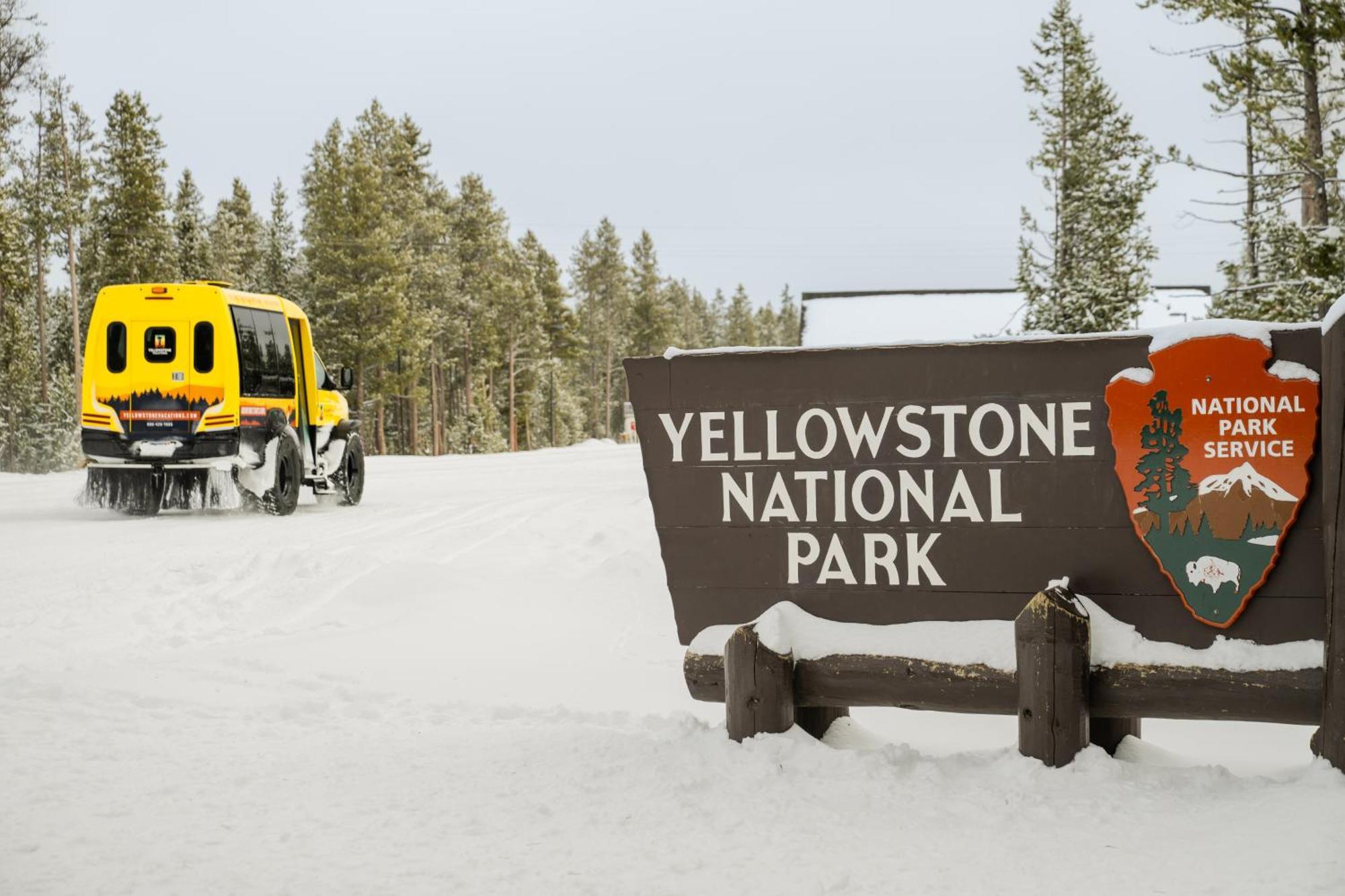 Explorer Cabins At Yellowstone غرب يلوستون المظهر الخارجي الصورة